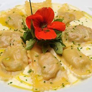 Ravioli de Carne Seca Abóbora e Molho de Queijo Brie