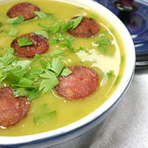 Caldo de Ervilha com Calabresa