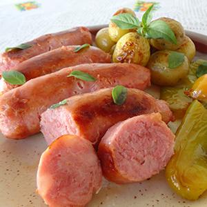 LINGUIÇA AO FORNO COM BATATAS