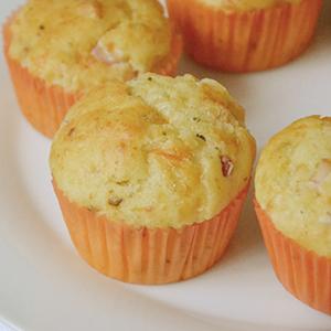 MUFFINS DE ARROZ COM QUEIJO