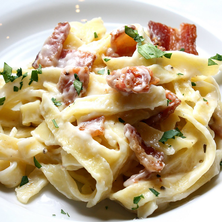 Fettuccine com bacon