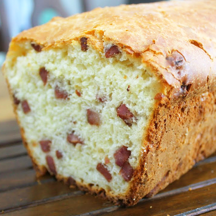 Pão de calabresa no liquidificador