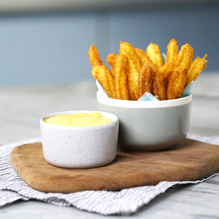 Churros de Batata com Molho de Queijo