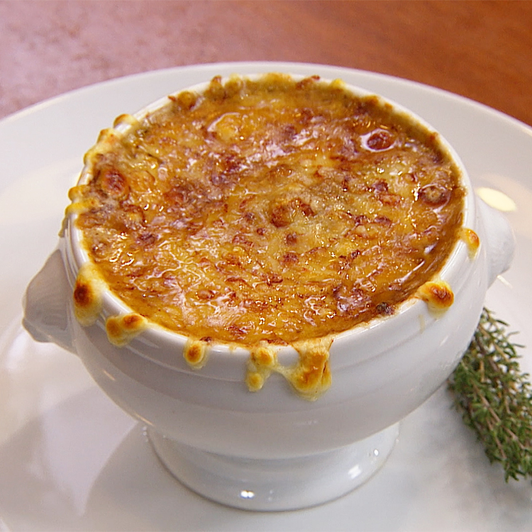 Sopa francesa gratinada de cebola