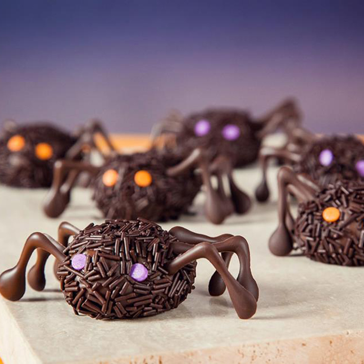 Brigadeiro em formato de aranha