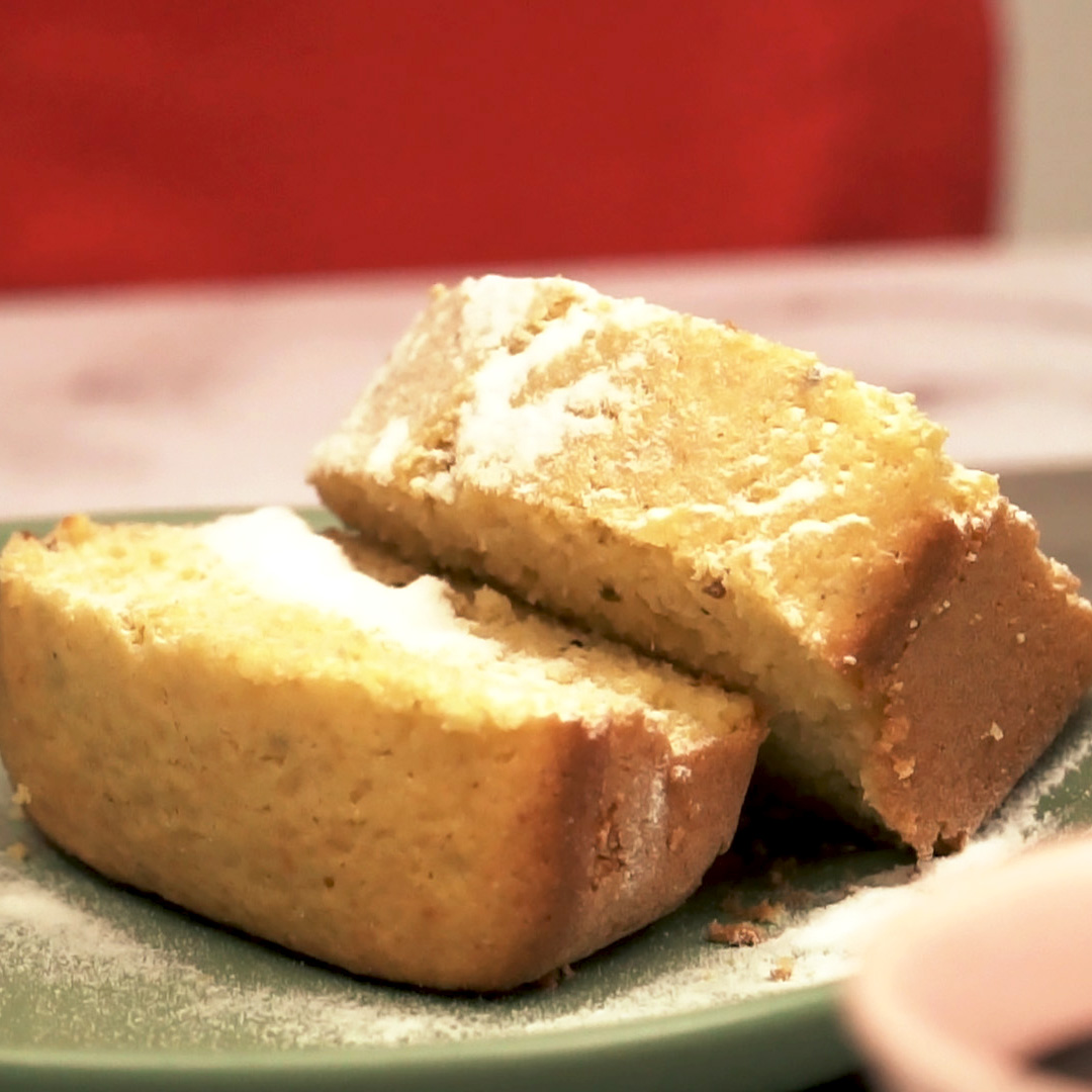 BOLO DE FUBÁ COM ERVA DOCE