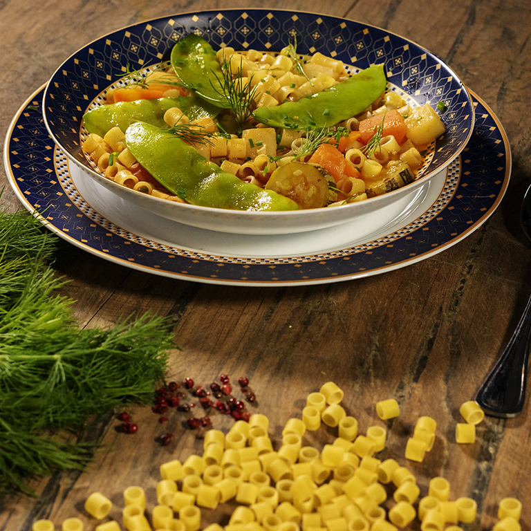 SOPA DE VEGETAIS COM MACARRÃO