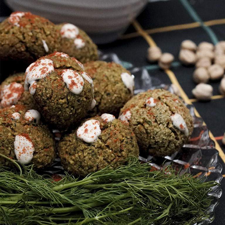 FALAFEL COM MOLHO DE TAHINI