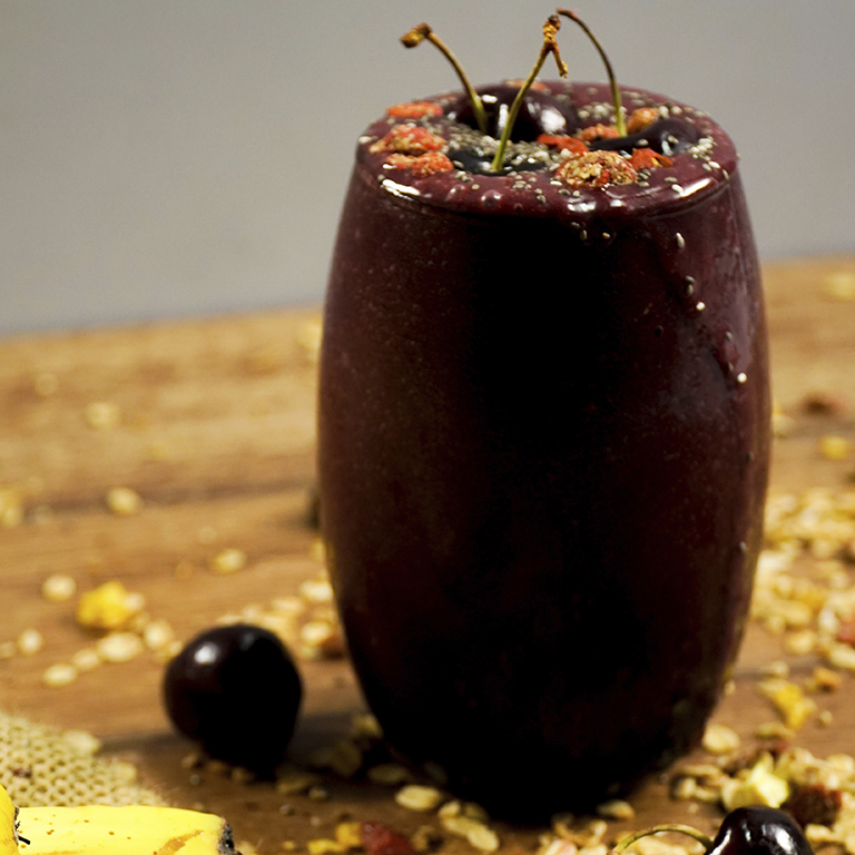 SMOTHIE DE AÇAÍ COM BANANA E CHIA