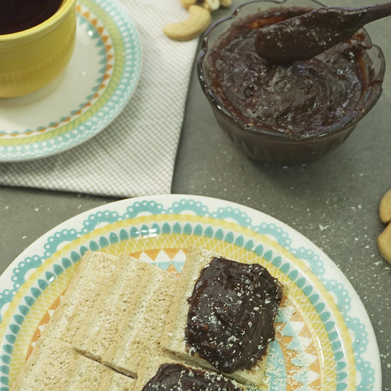 CREME VEGANO DE CASTANHA DE CAJU COM CACAU